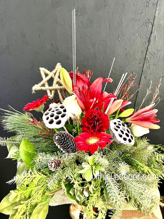 The Santamental Arrangement 🎅🏻